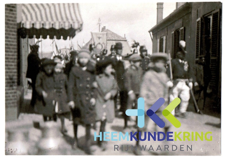 1920-0824 (2)